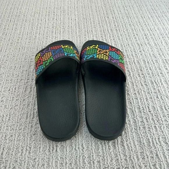 Gucci - GG Supreme Psychedelic Monogram Slide in Black - Picture 4 of 6